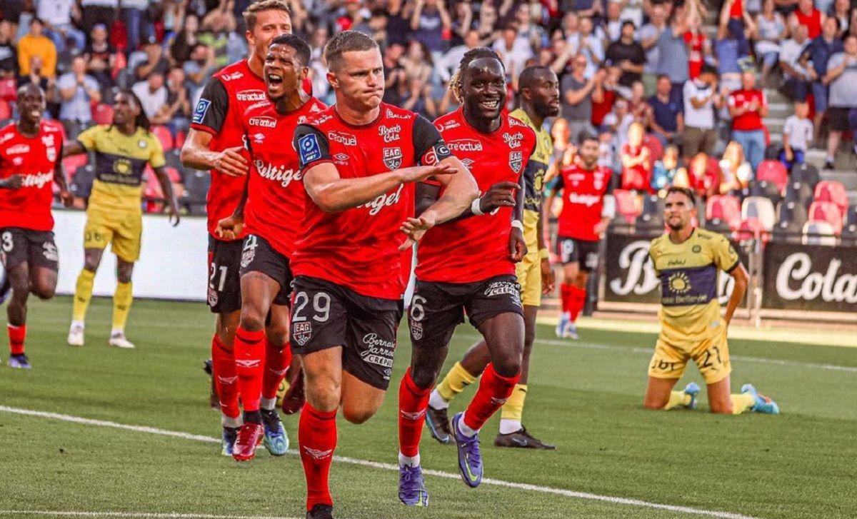 Переможний гол Генгама у ворота Лаваля Ліга-2 Переможний гол Генгама у ворота Лаваля Ліга-2