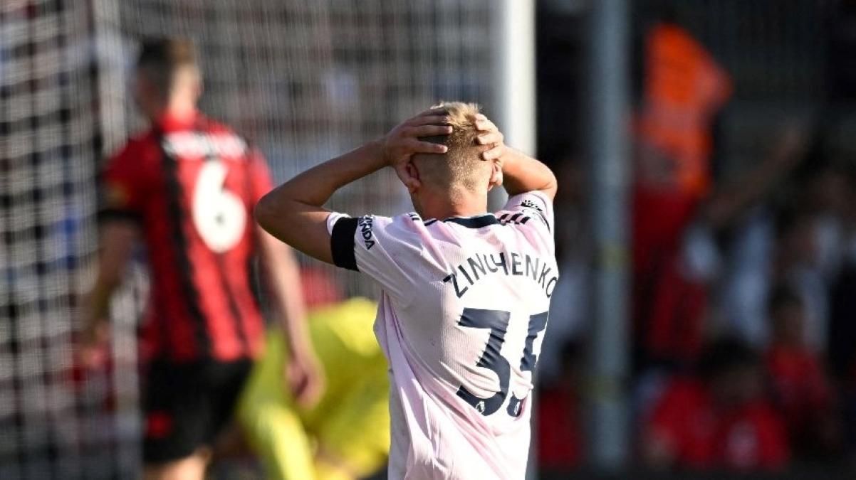 Зінченко аж за голову схопився і впав на коліна: захисник Арсеналу забив неймовірний гол – відео Зінченко аж за голову схопився і впав на коліна: захисник Арсеналу забив неймовірний гол – відео