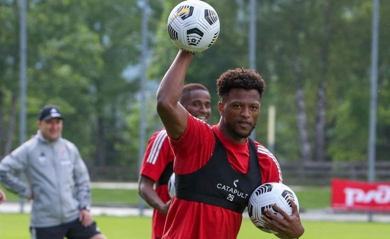 Зе Луїш грав за локомотив Зе Луїш грав за локомотив