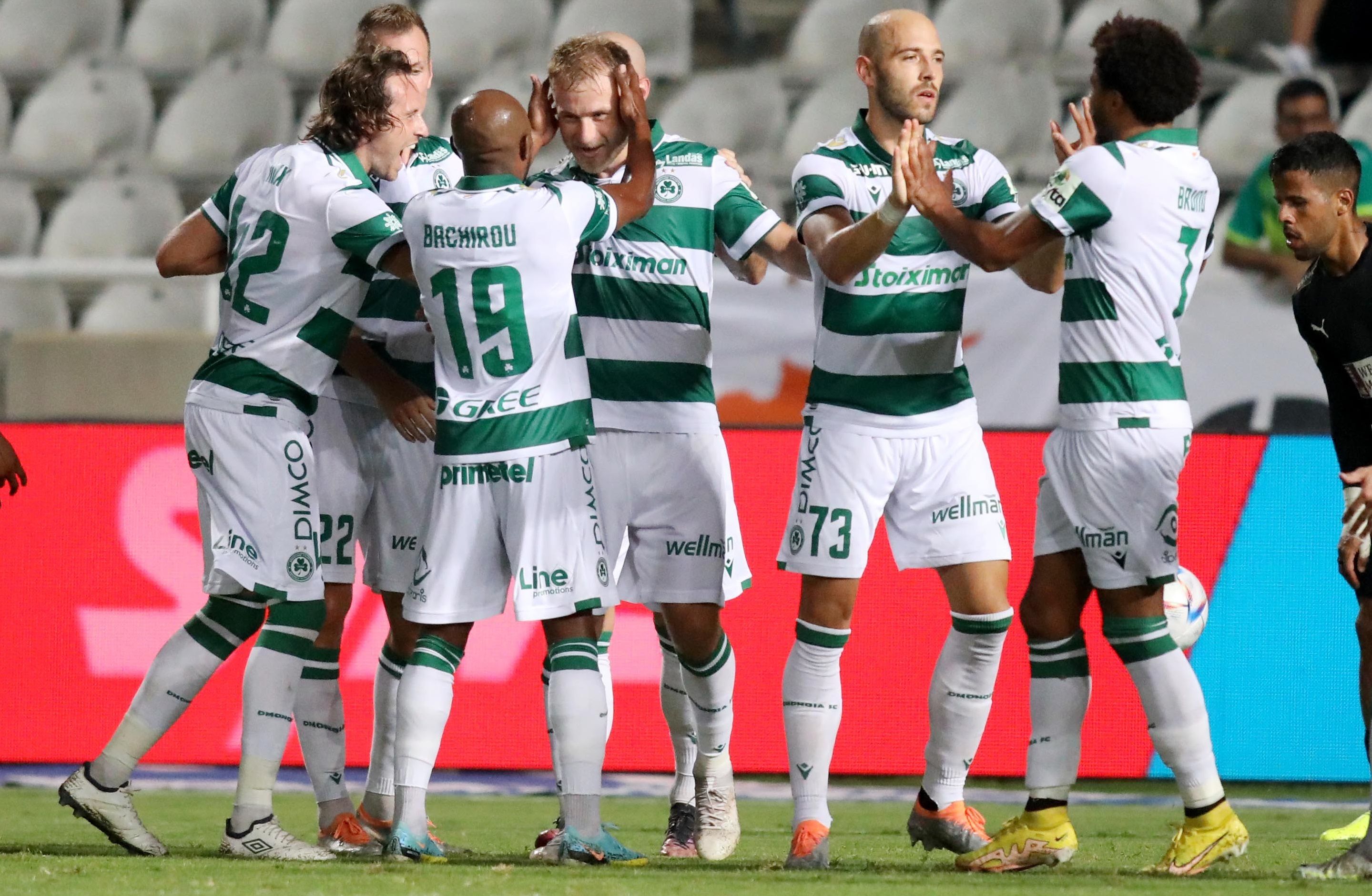 Роман Безус забивает первый гол на Кипре Роман Безус забивает первый гол на Кипре