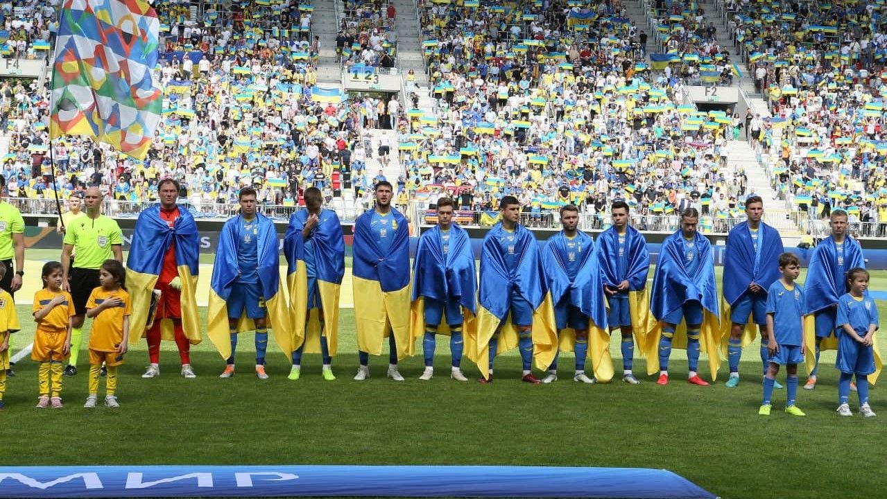 Збірна України з футболу Збірна України з футболу