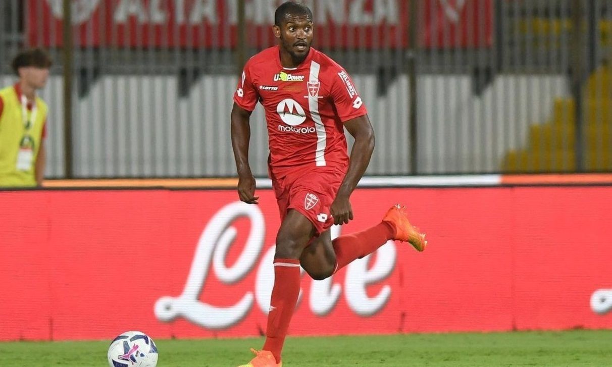 Марлон забил автогол Марлон забил автогол