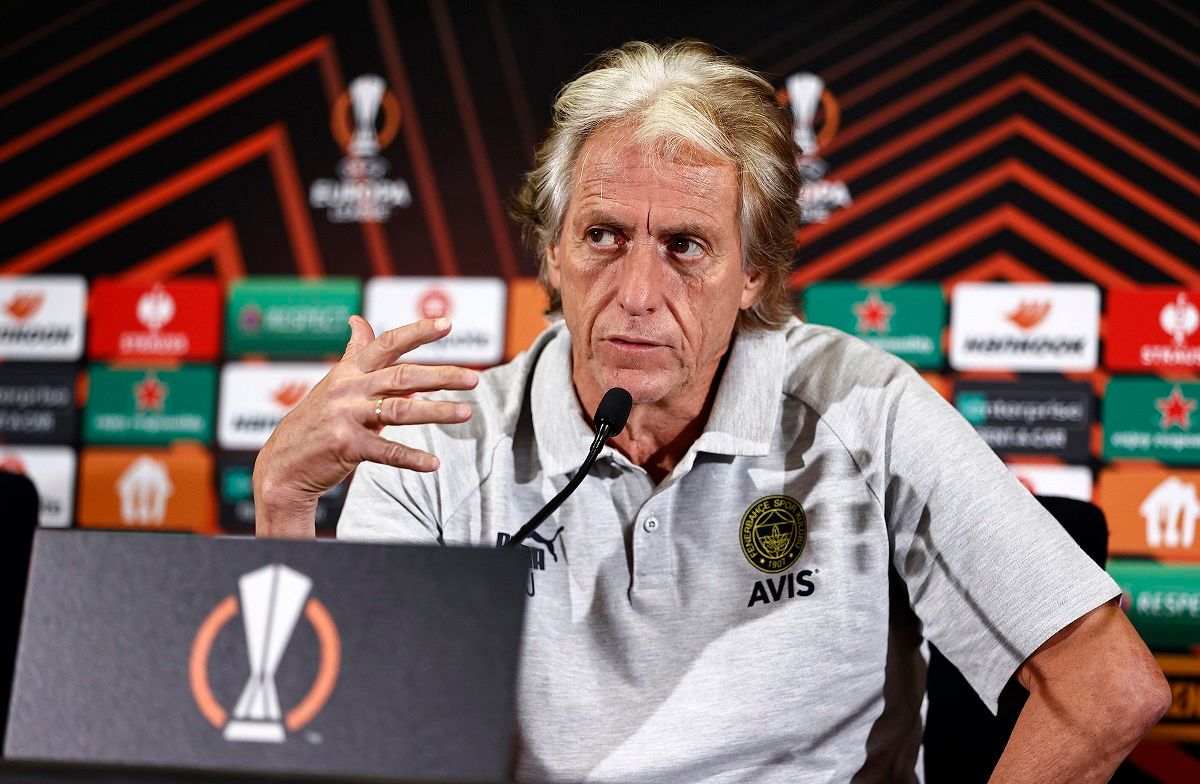 Лига Европы-2022/2023 – пресс-конференция тренера Фенербахче Жезуша Лига Европы-2022/2023 – пресс-конференция тренера Фенербахче Жезуша