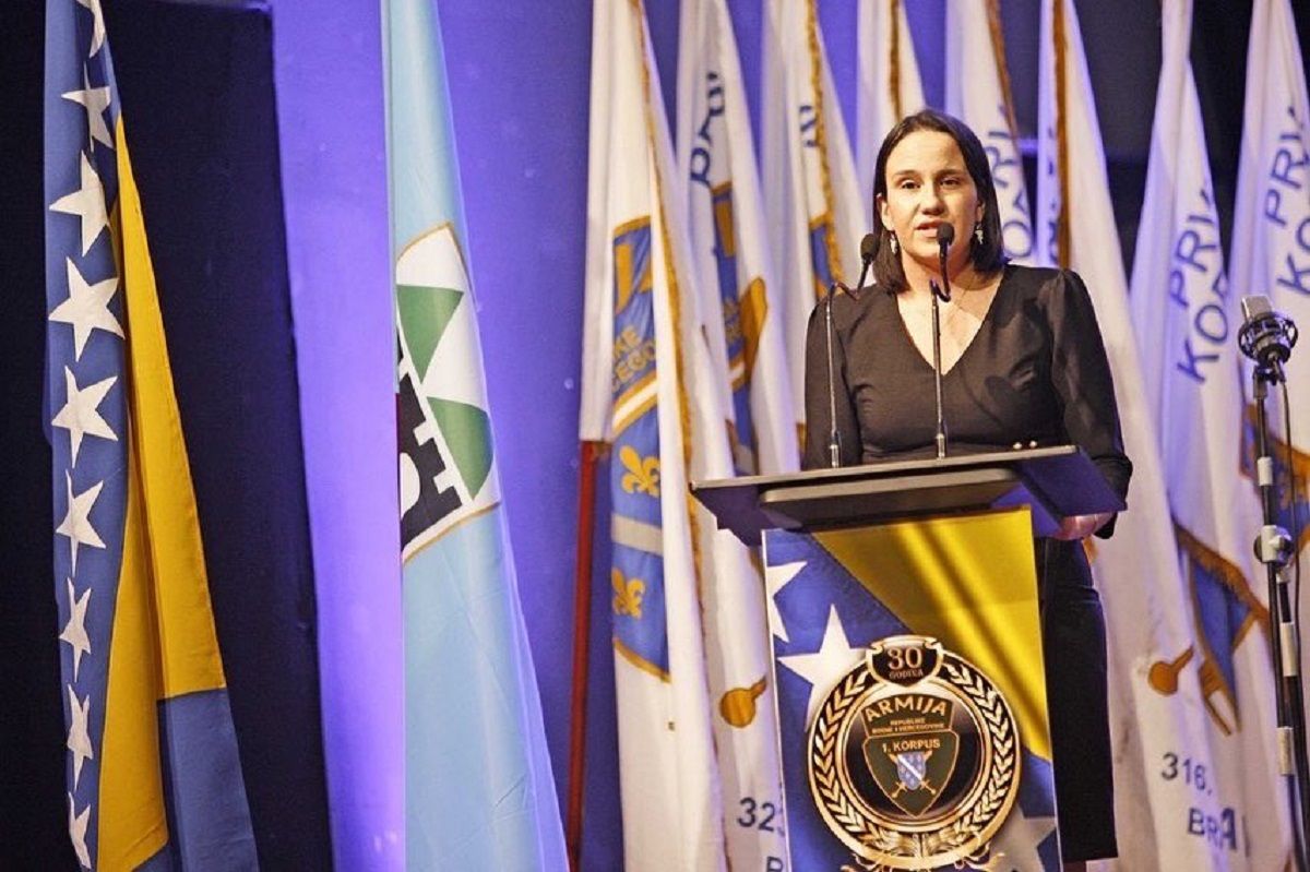 Мер Сараєво розкритикувала рішення ФА Боснії та Герцеговини зіграти товариський матч із росією - 24 канал Спорт Мер Сараєво розкритикувала рішення ФА Боснії та Герцеговини зіграти товариський матч із росією - 24 канал Спорт