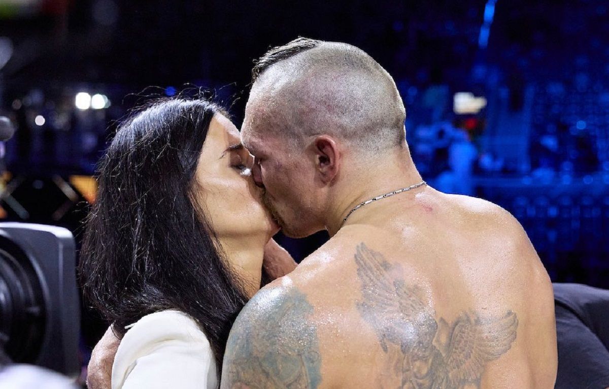 Усик зачарував світлинами з дружиною – фото Усик зачарував світлинами з дружиною – фото