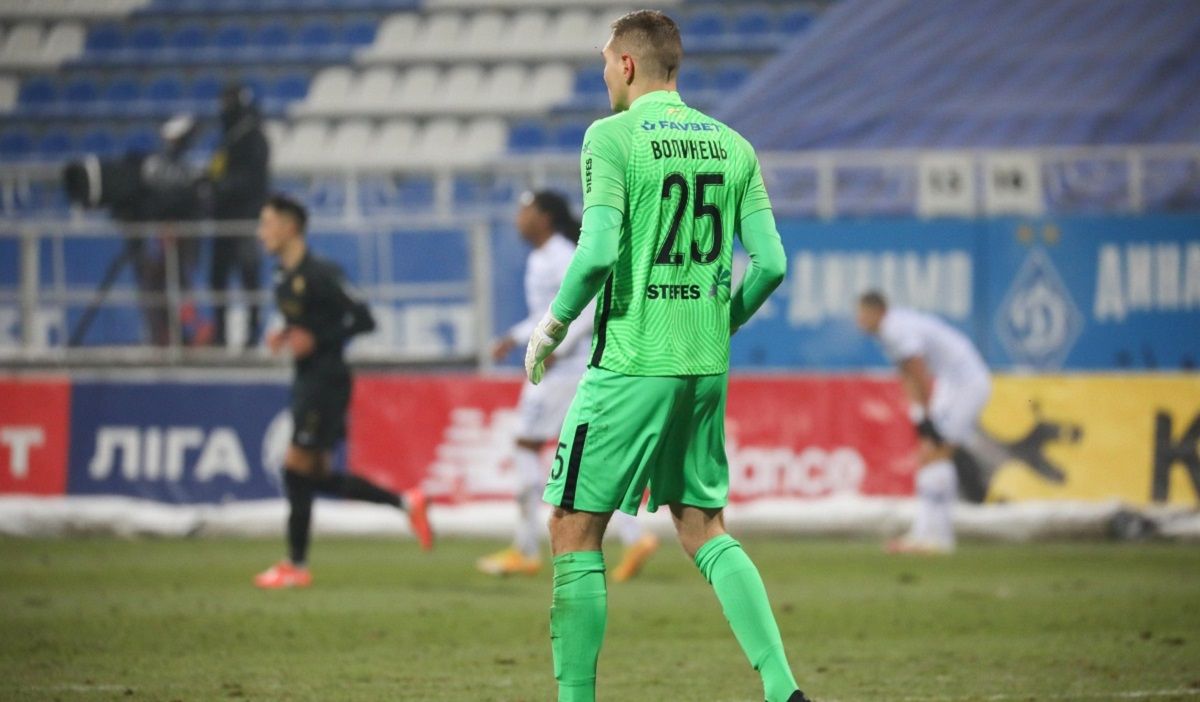 Збірна України втратила голкіпера перед грою з Шотландією Збірна України втратила голкіпера перед грою з Шотландією