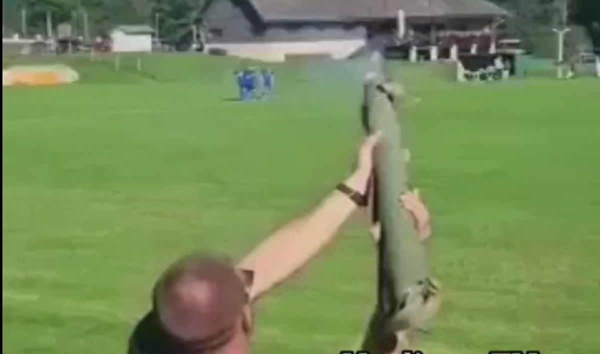 Гранатомет на трибунах футбольного матчу у Хорватії Гранатомет на трибунах футбольного матчу у Хорватії