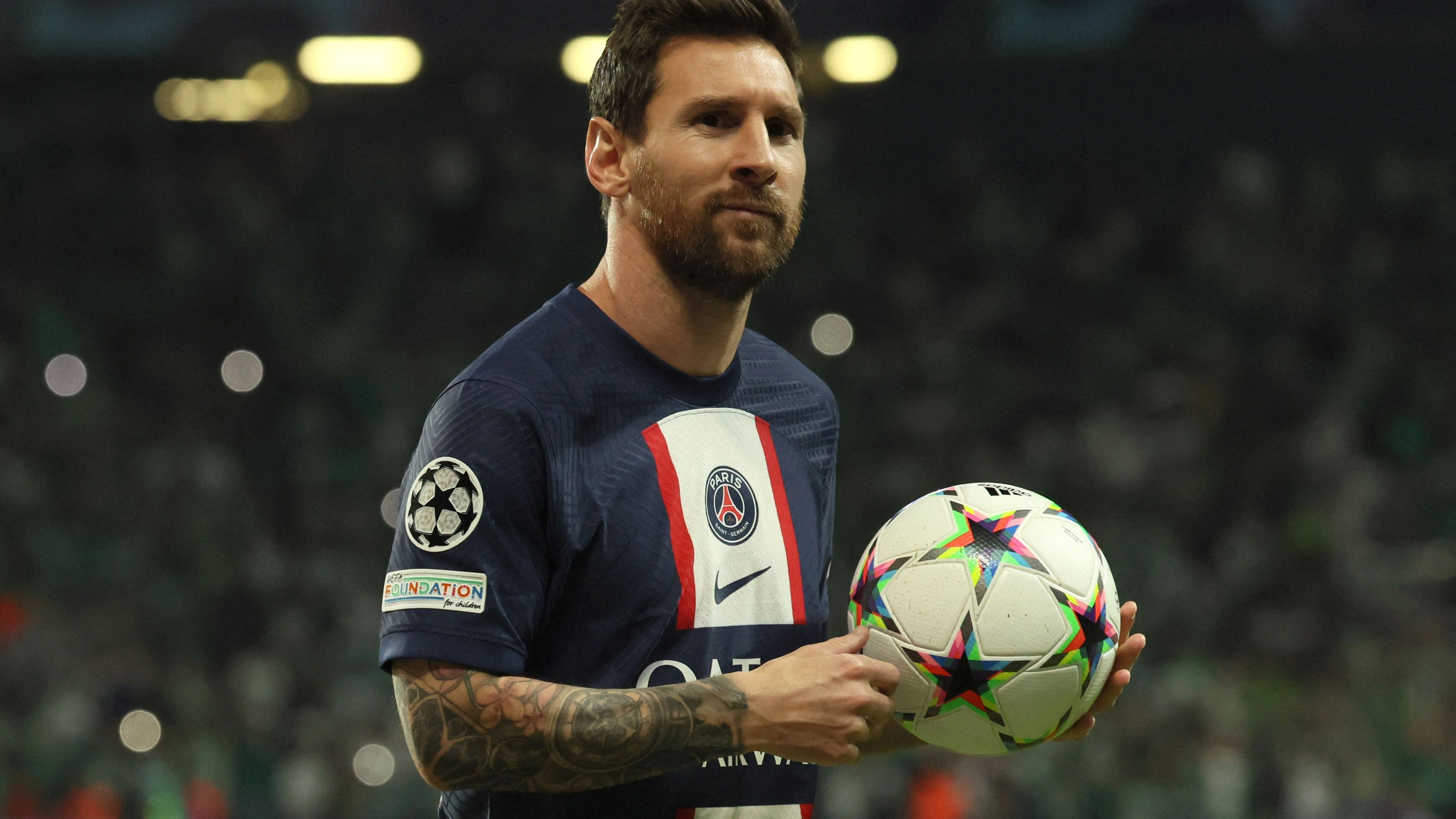 Месси забил гол в Лиге чемпионов и установил несколько новых достижений – видео Месси забил гол в Лиге чемпионов и установил несколько новых достижений – видео