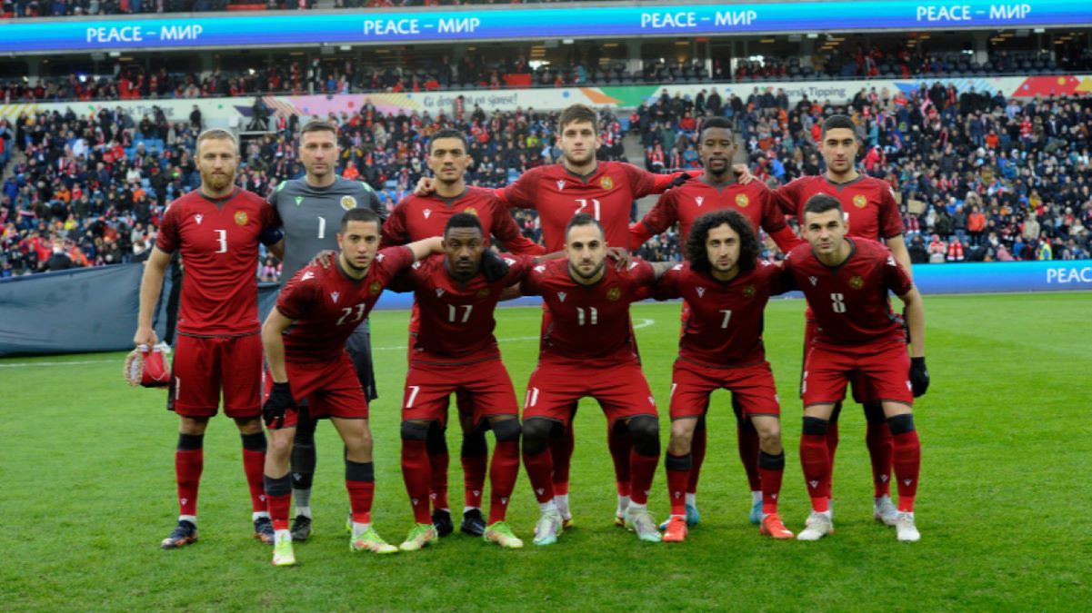 Без нападающих, но с игроками из россии: сборная Армении удивила заявкой на матч против Украины Без нападающих, но с игроками из россии: сборная Армении удивила заявкой на матч против Украины