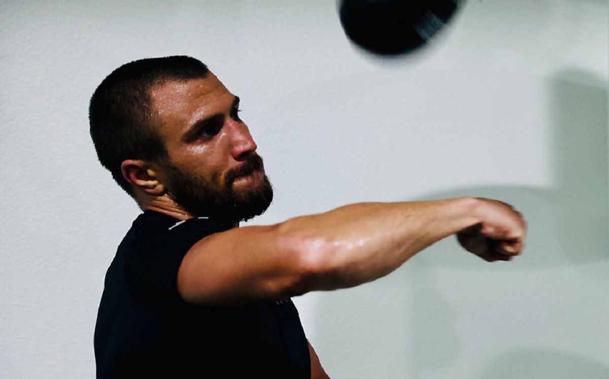 Офіційний постер бою Василь Ломаченко Джемейн Ортіс – фото Офіційний постер бою Василь Ломаченко Джемейн Ортіс – фото