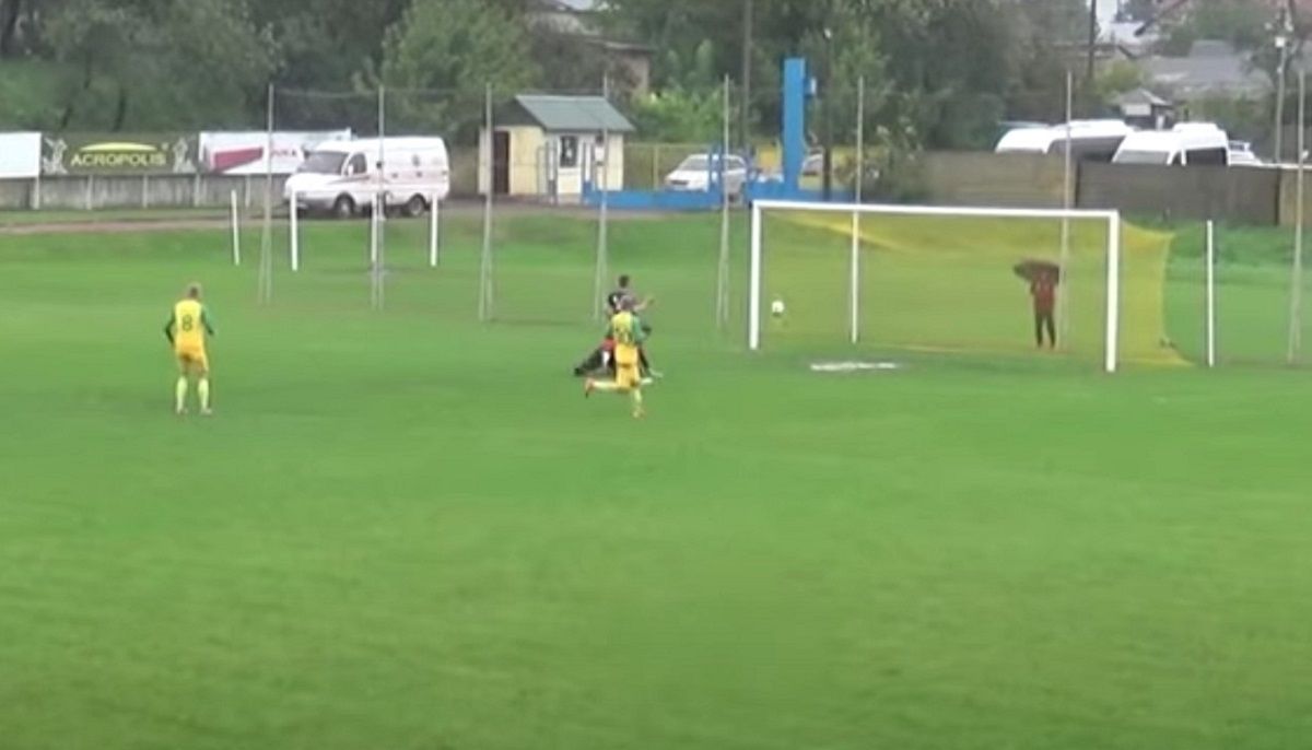 Чемпионат Украины среди любителей – гол голкипера от собственных ворот – видео Чемпионат Украины среди любителей – гол голкипера от собственных ворот – видео