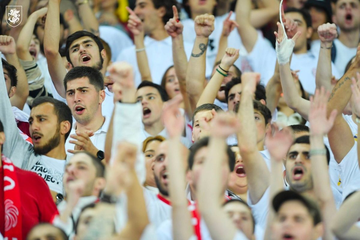 Грузинські фанати виконали славнозвісну кричалку про путіна перед матчем Ліги націй - 24 канал Спорт