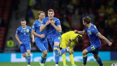 Довбик вышел на замену в матче против Армении и сразу забил гол: видео
