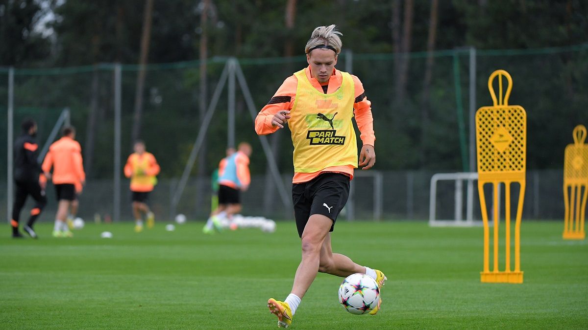 Михаил МудрикМудрик рассказал подробности своего тренировочного процесса в Шахтере Михаил МудрикМудрик рассказал подробности своего тренировочного процесса в Шахтере