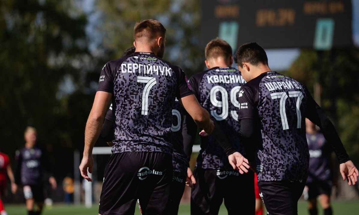 Чому гравцям Вереса та Руха пообіцяли підвищені преміальні за цей матч Чому гравцям Вереса та Руха пообіцяли підвищені преміальні за цей матч