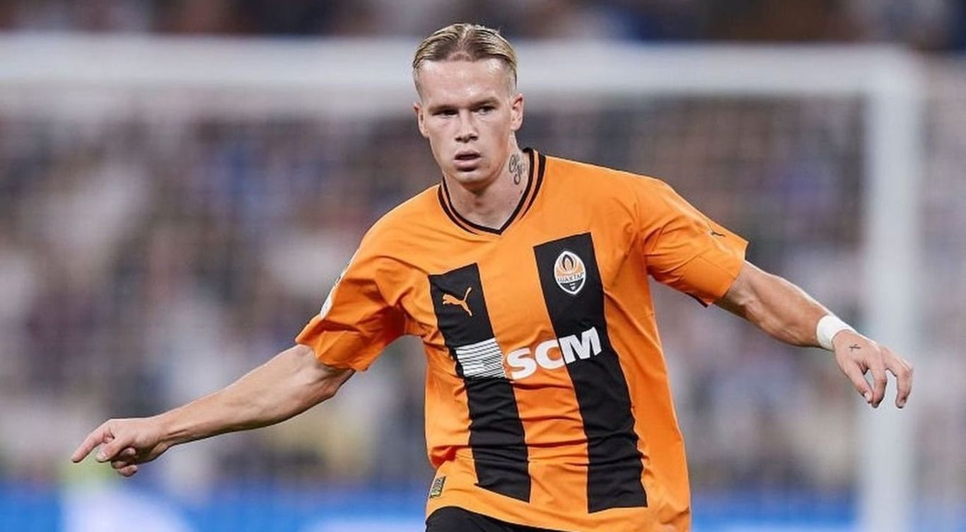 Данило Сікан (ліворуч) та Михайло Мудрик (праворуч) після матчу з Реалом Данило Сікан (ліворуч) та Михайло Мудрик (праворуч) після матчу з Реалом