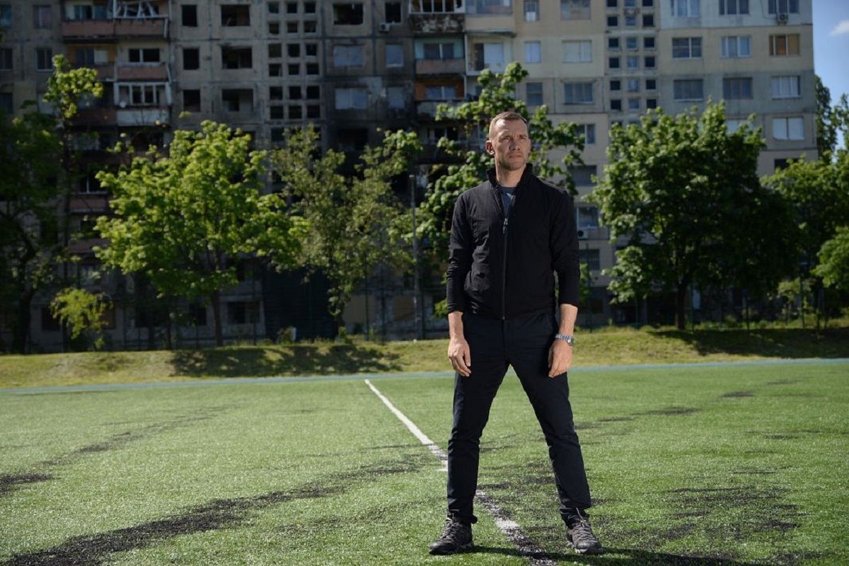 Шевченко зустрівся з сім’ями загиблих ультрас щемливе відео - 24 канал Спорт Шевченко зустрівся з сім’ями загиблих ультрас щемливе відео - 24 канал Спорт