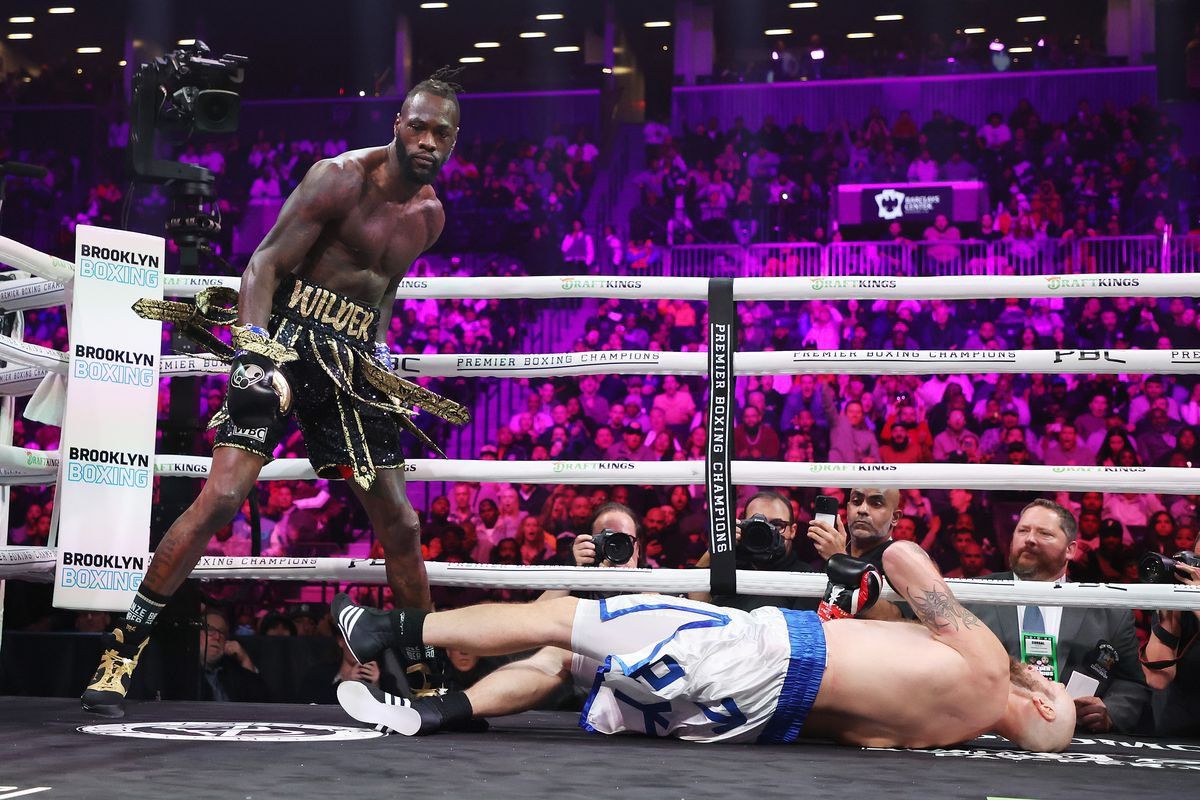 Уайлдер нокаутировал Хелениуса Уайлдер нокаутировал Хелениуса