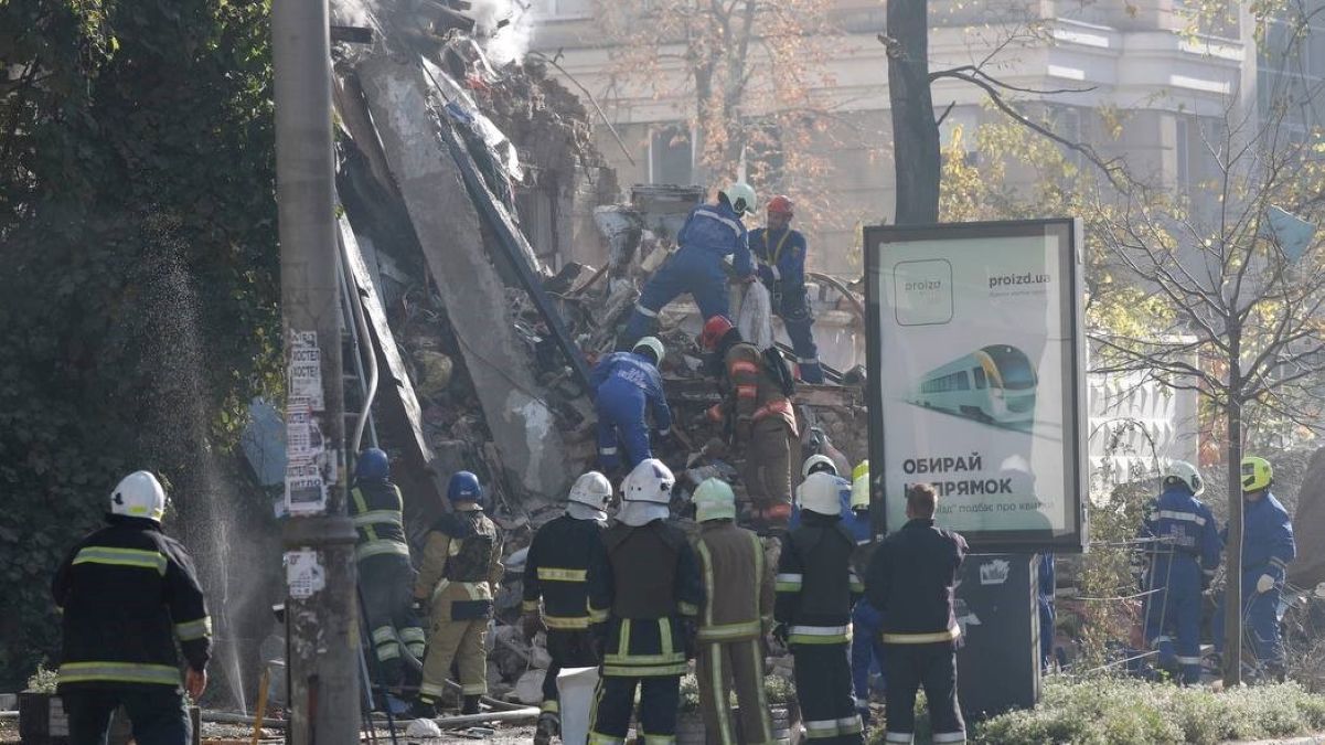 Наслідки ракетного удару по КИєву 17 жовтня Наслідки ракетного удару по КИєву 17 жовтня