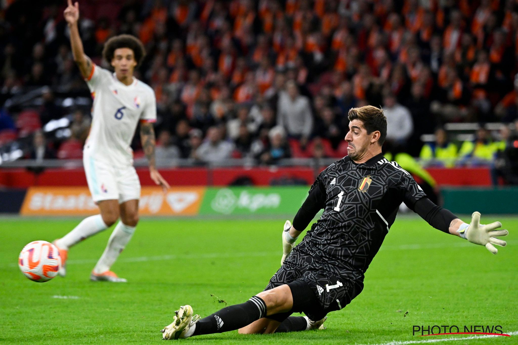 Тибо Куртуа стал обладателем "Трофея Яшина" Тибо Куртуа стал обладателем "Трофея Яшина"