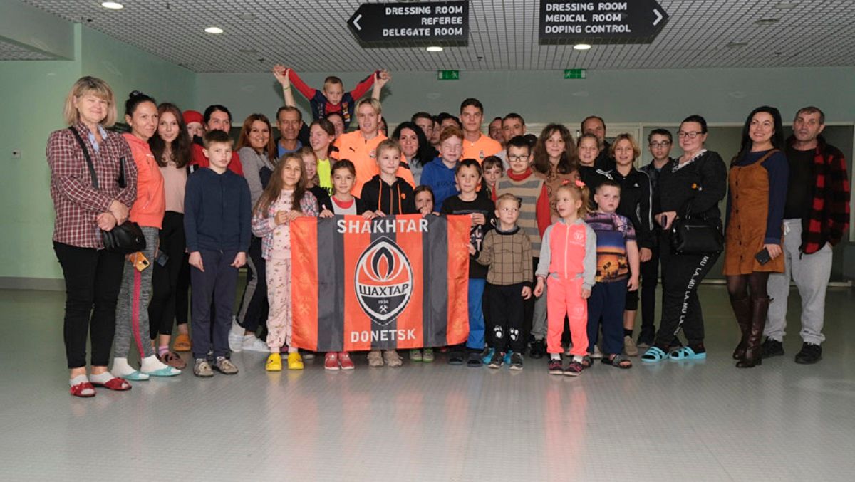 Встреча Шахтера с переселенцами на Арене Львов – фото Встреча Шахтера с переселенцами на Арене Львов – фото