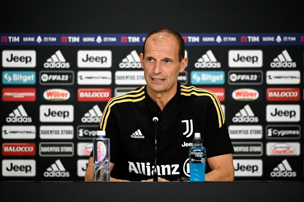 Ryanair пошутил с Аллегри после вылета Ювентуса из Лиги чемпионов. Ryanair пошутил с Аллегри после вылета Ювентуса из Лиги чемпионов.