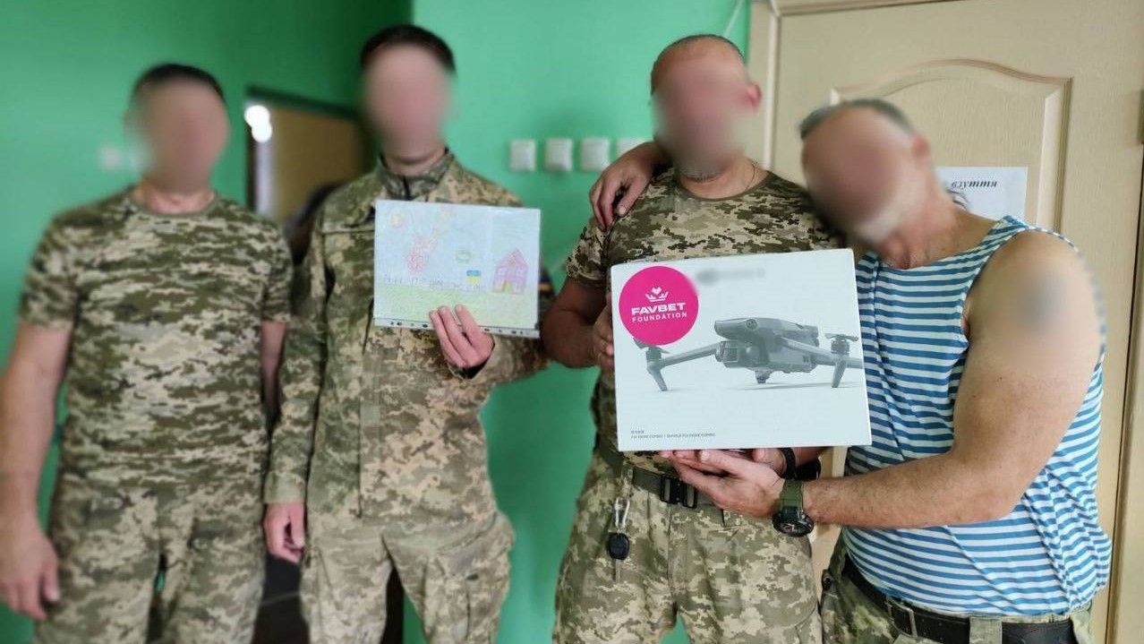 ВСУ получили еще 5 квадрокоптеров при содействии Favbet Foundation ВСУ получили еще 5 квадрокоптеров при содействии Favbet Foundation