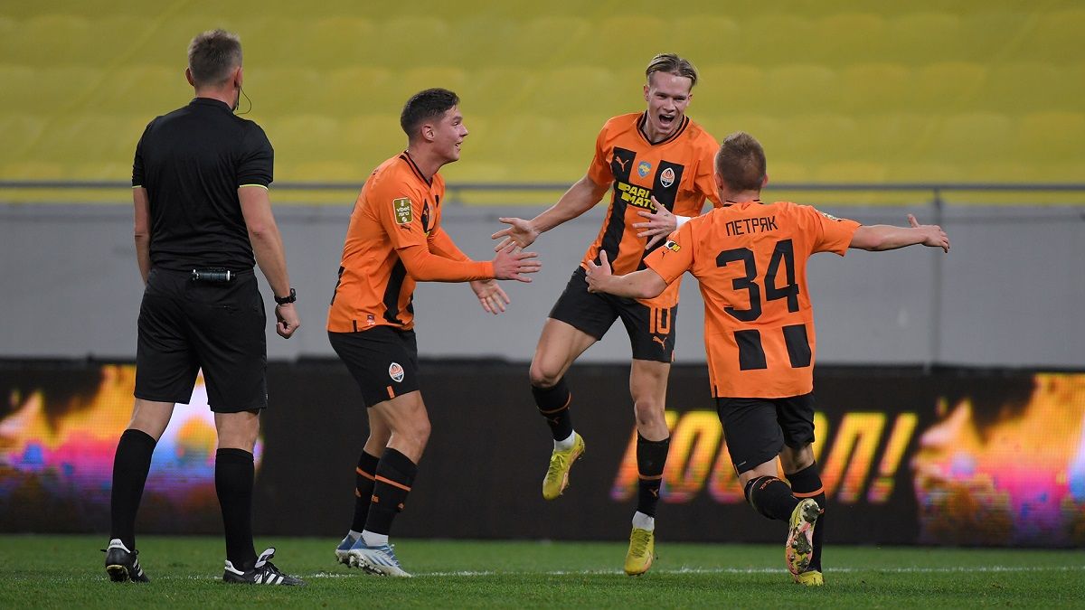 Секрет результативной игры Мудрика в Шахтере – ответ защитника Бондаря Секрет результативной игры Мудрика в Шахтере – ответ защитника Бондаря