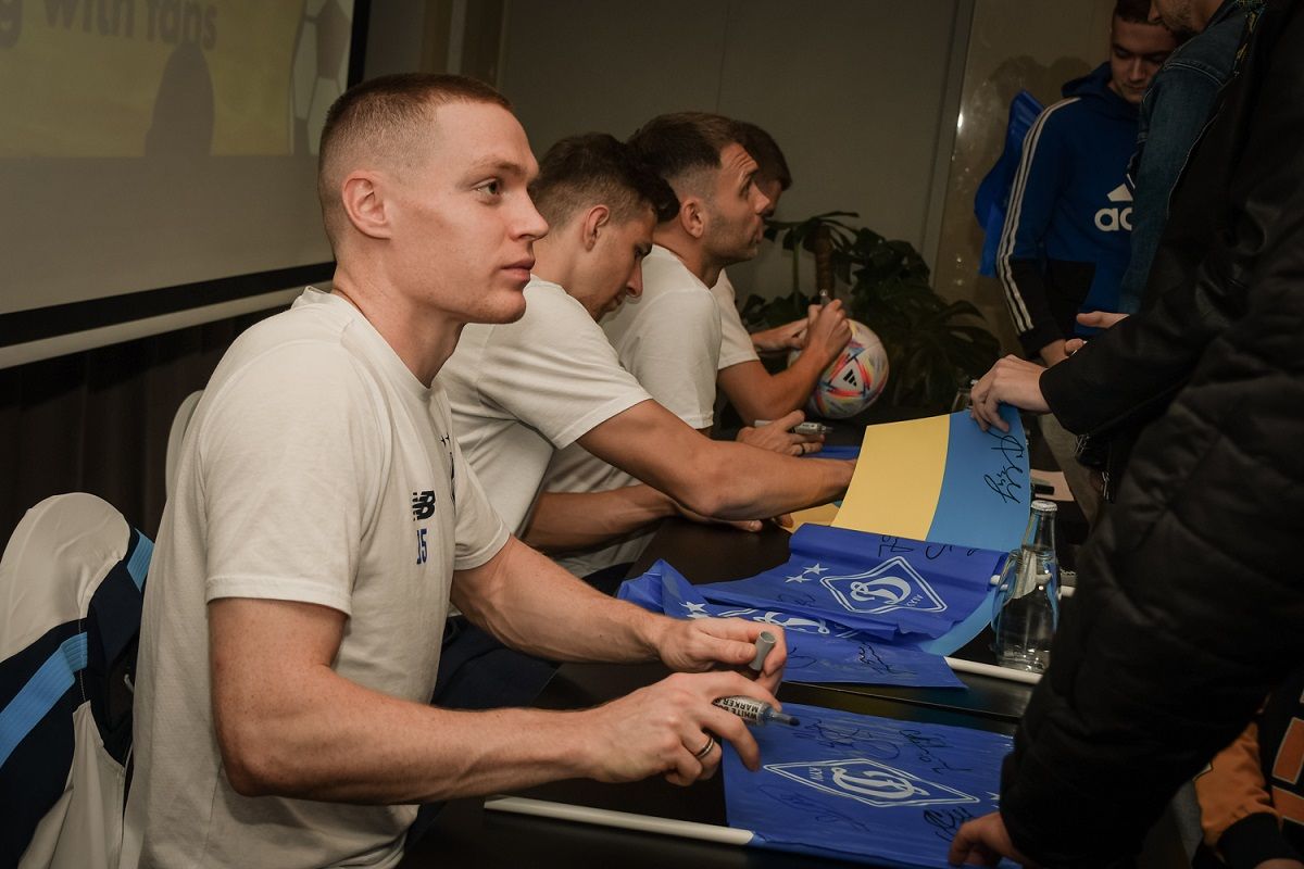 Динамо встретилось с болельщиками в Польше – фото Динамо встретилось с болельщиками в Польше – фото