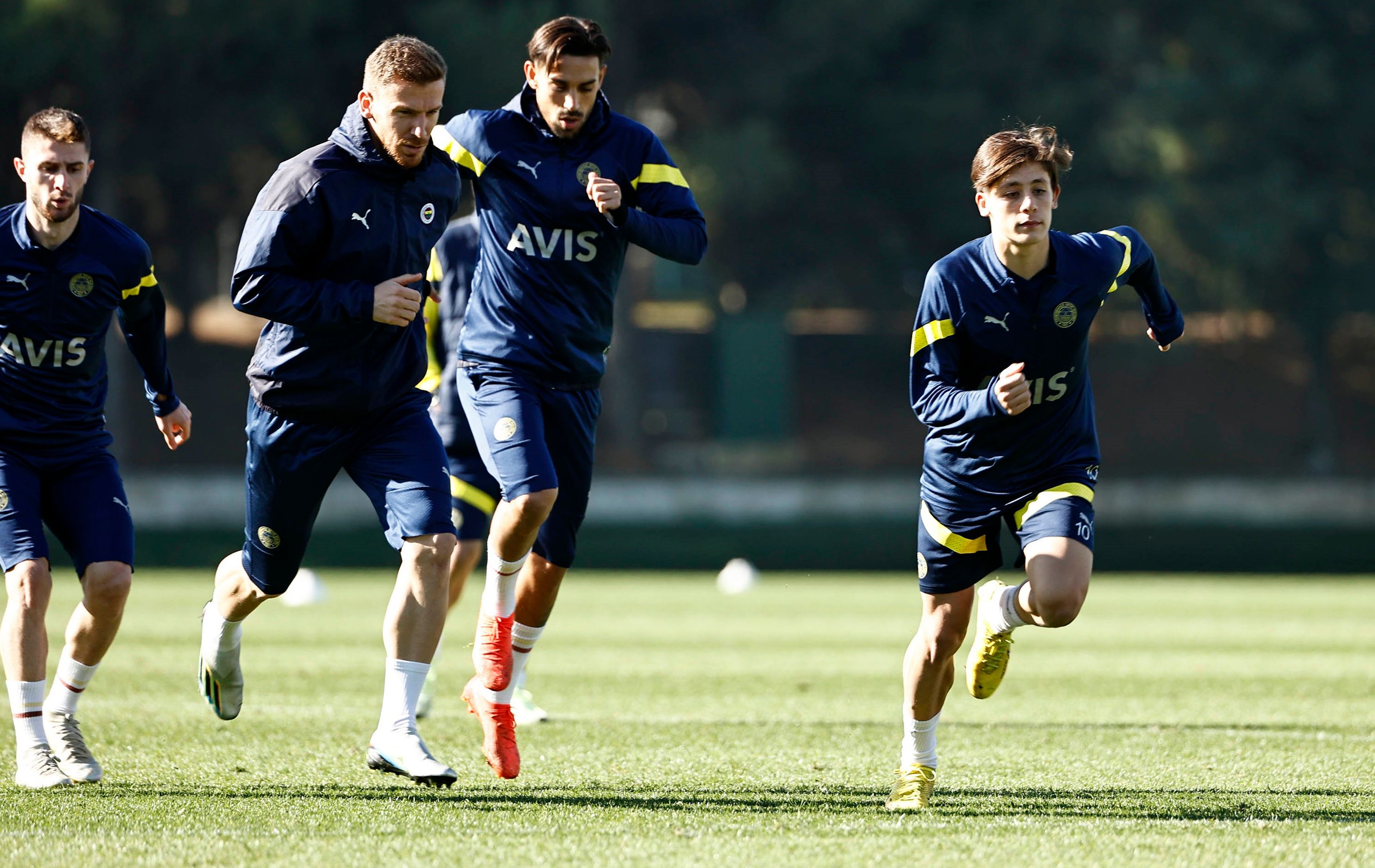 Арда Гюлер (справа) забил в ворота Динамо Арда Гюлер (справа) забил в ворота Динамо