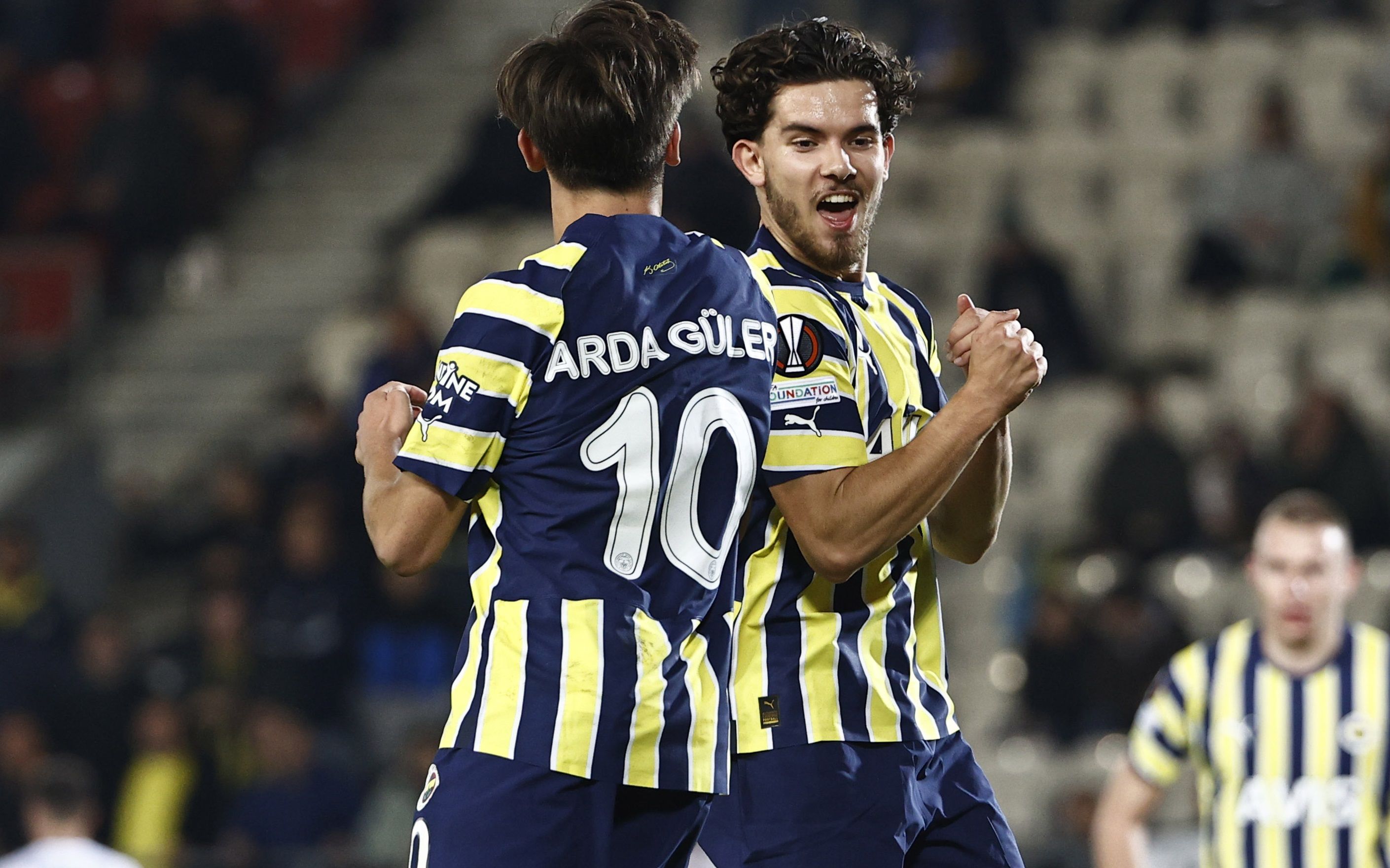 Фенербахче б'є Динамо в Лізі Європи Фенербахче б'є Динамо в Лізі Європи