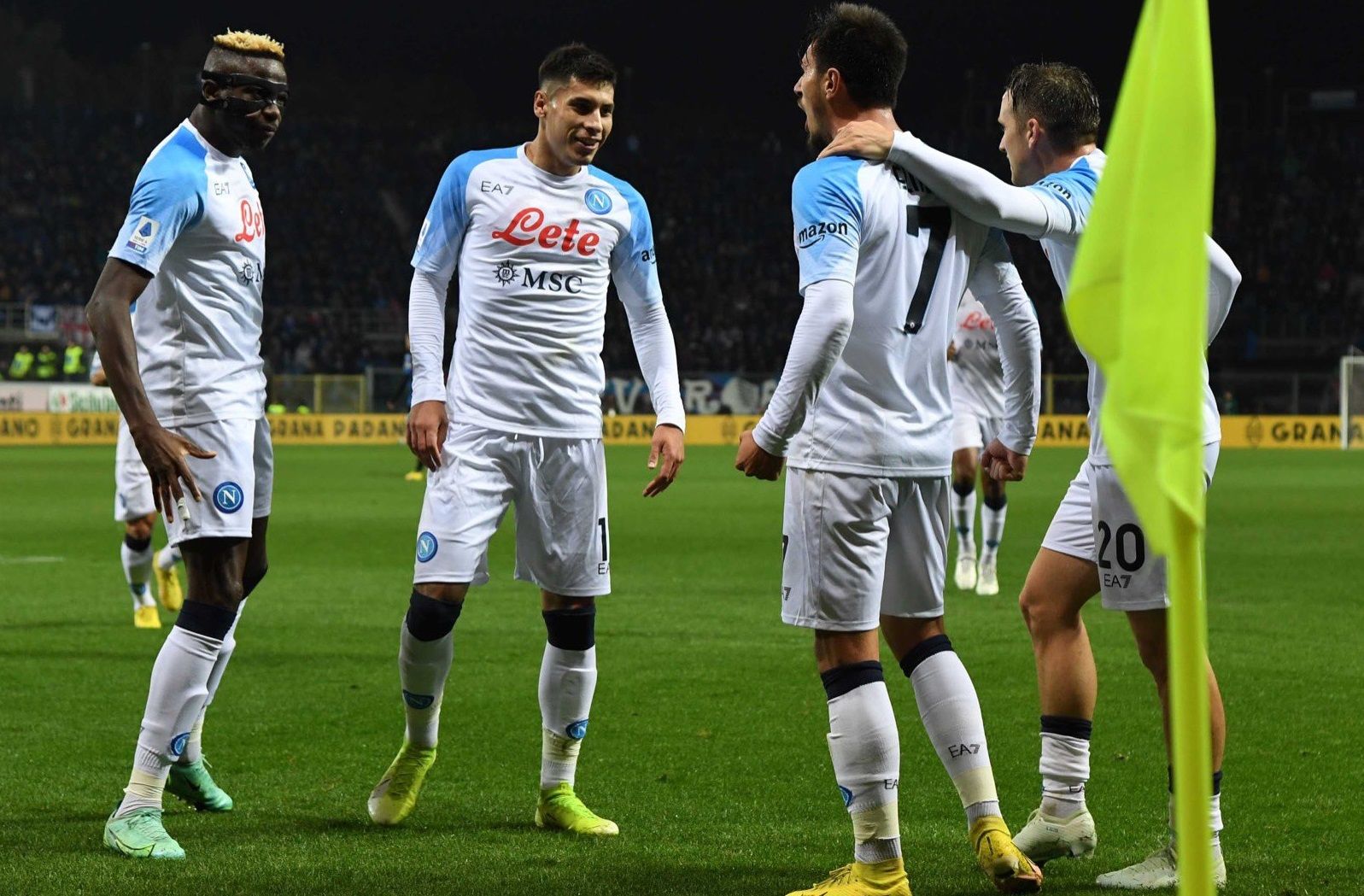 Наполі укріплює лідерство в Серії А Наполі укріплює лідерство в Серії А