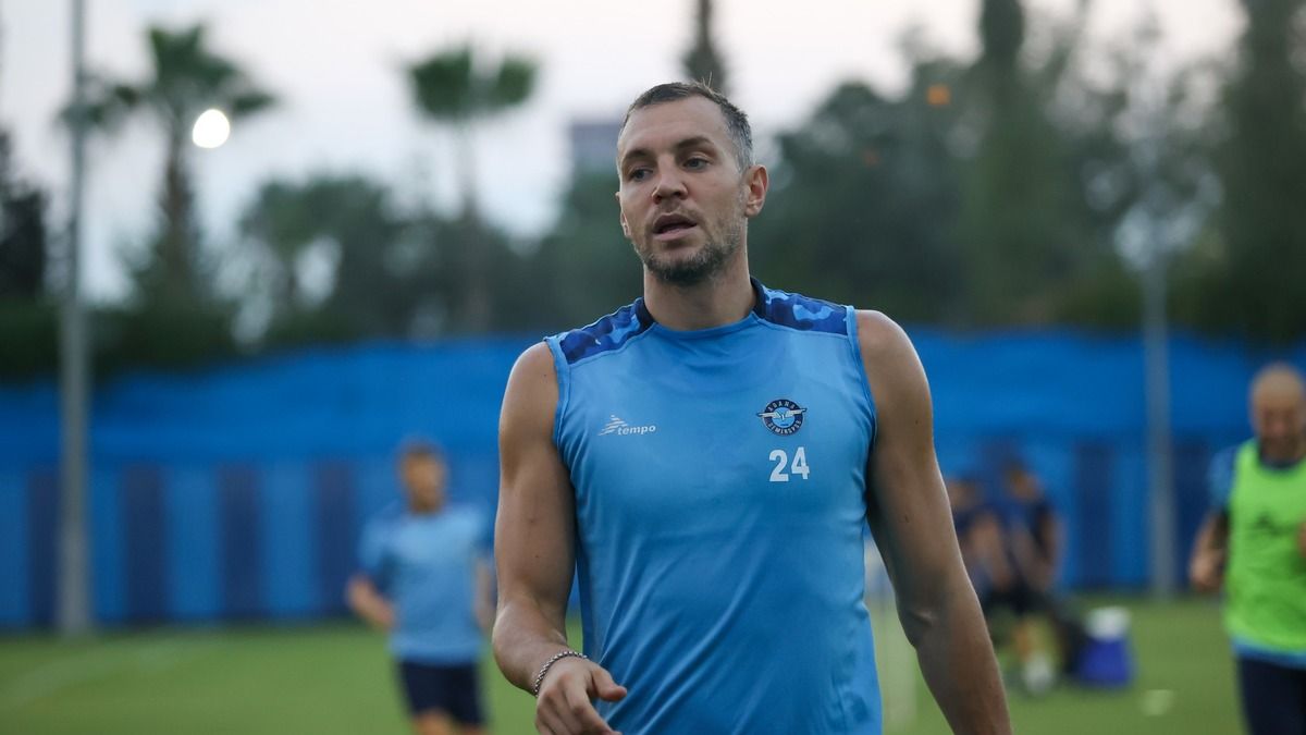 Артем Дзюба Артем Дзюба