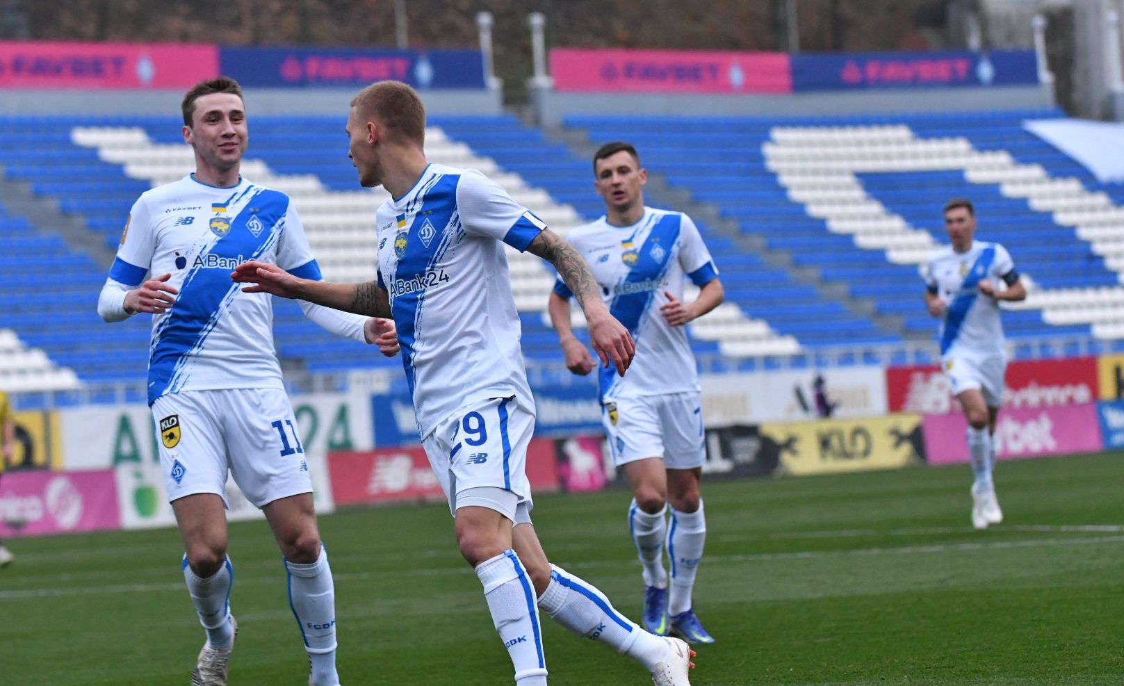 Динамо одержало третью победу подряд в УПЛ Динамо одержало третью победу подряд в УПЛ