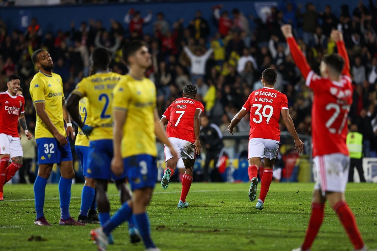 Ештуріл-Прая – Бенфіка – гол бісіклетою від Давіда Нереса – відео Ештуріл-Прая – Бенфіка – гол бісіклетою від Давіда Нереса – відео