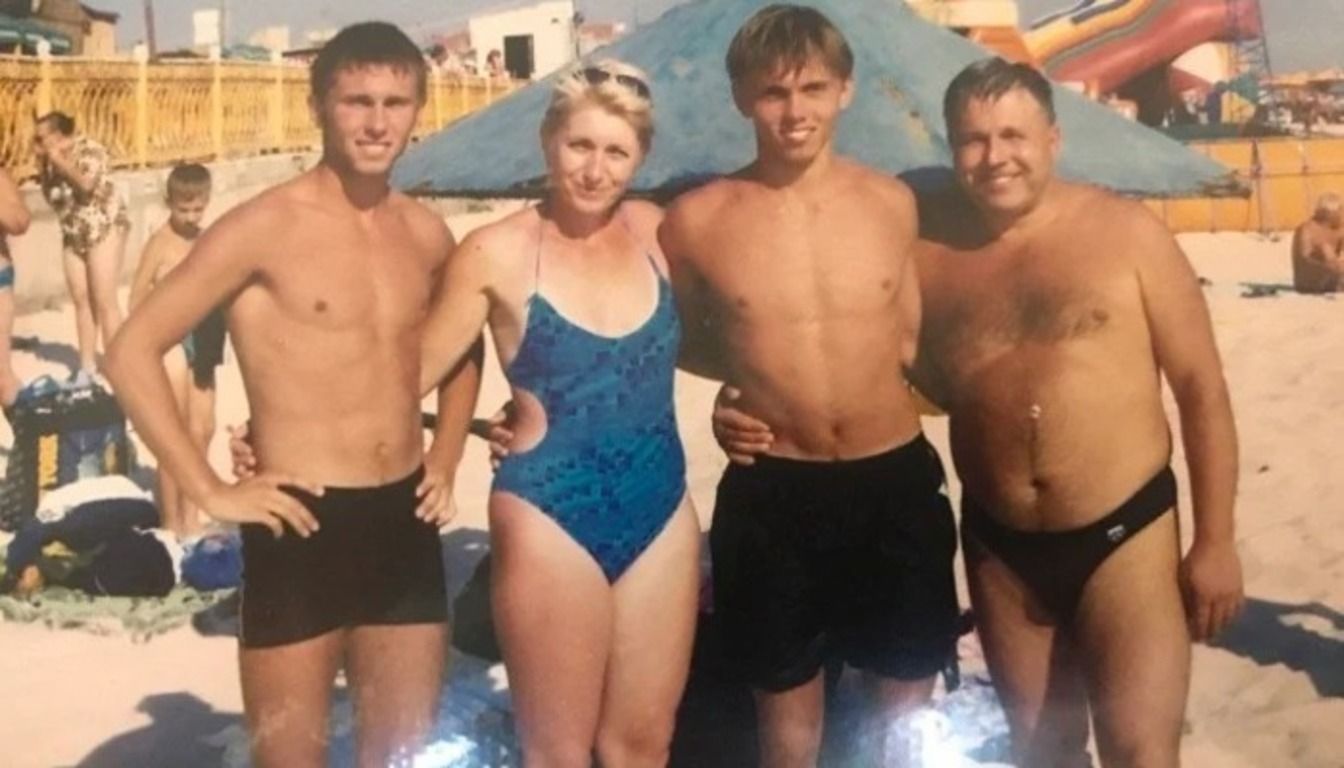 Александр Караваев с семьей Александр Караваев с семьей