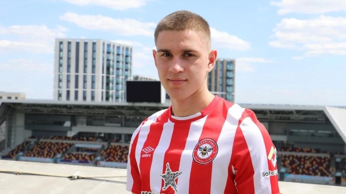 Гол Ярмолюка приніс перемогу збірній України Гол Ярмолюка приніс перемогу збірній України