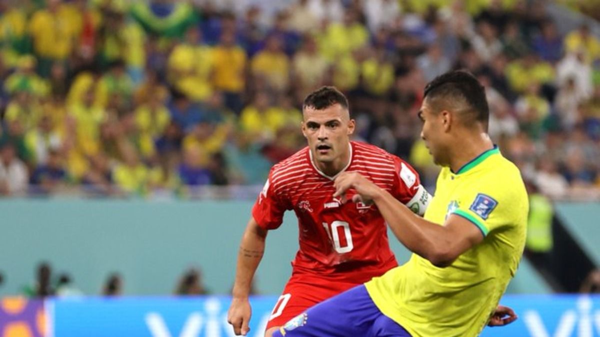 Каземиро – автор победного гола в ворота Швейцарии Каземиро – автор победного гола в ворота Швейцарии