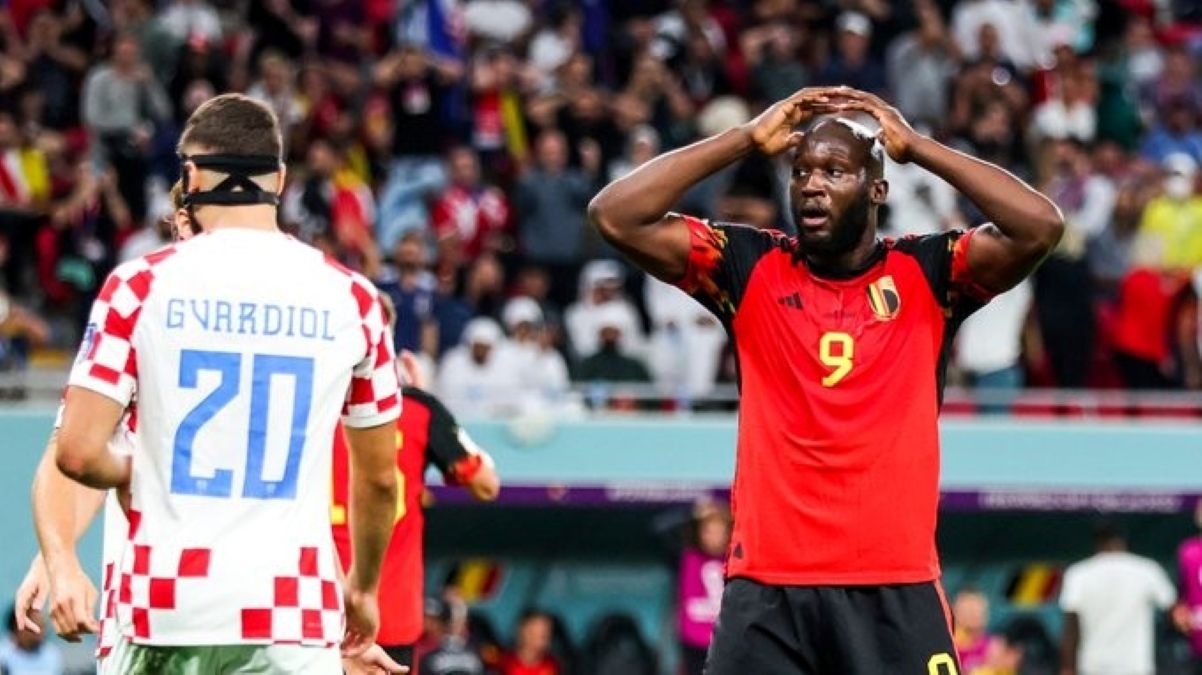 Лукаку сломал скамью для запасных после позорного вылета Бельгии из ЧМ-2022: видео Лукаку сломал скамью для запасных после позорного вылета Бельгии из ЧМ-2022: видео