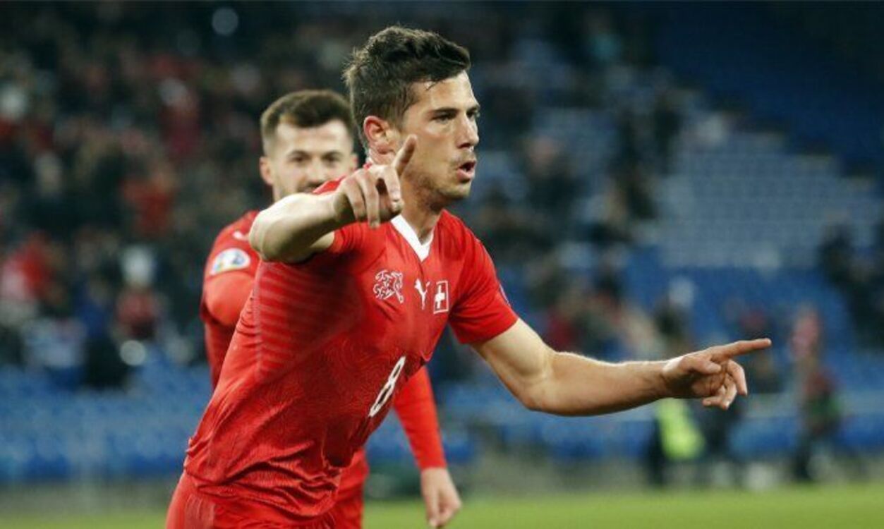 Все з ніг на голову: Фройлер забиває, а Швейцарія знову лідирує у поєдинку Все з ніг на голову: Фройлер забиває, а Швейцарія знову лідирує у поєдинку