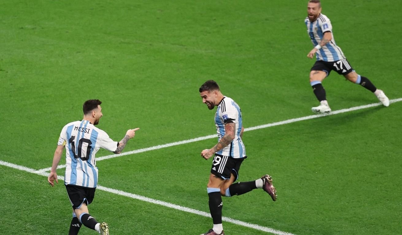 Ліонель Мессі забив Австралії Ліонель Мессі забив Австралії