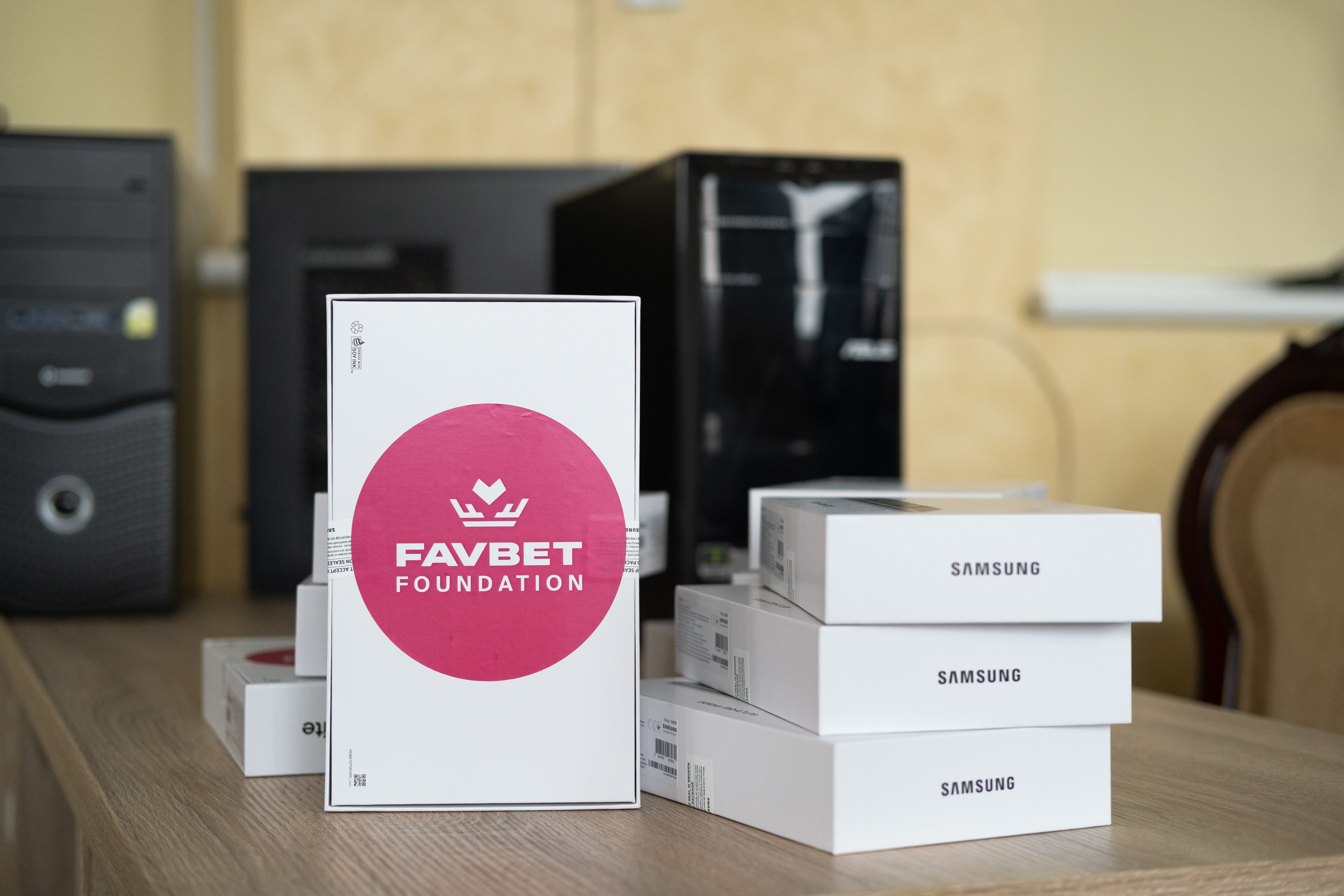 Favbet Foundation подарил технику для обучения детскому центру "Джерело" Favbet Foundation подарил технику для обучения детскому центру "Джерело"