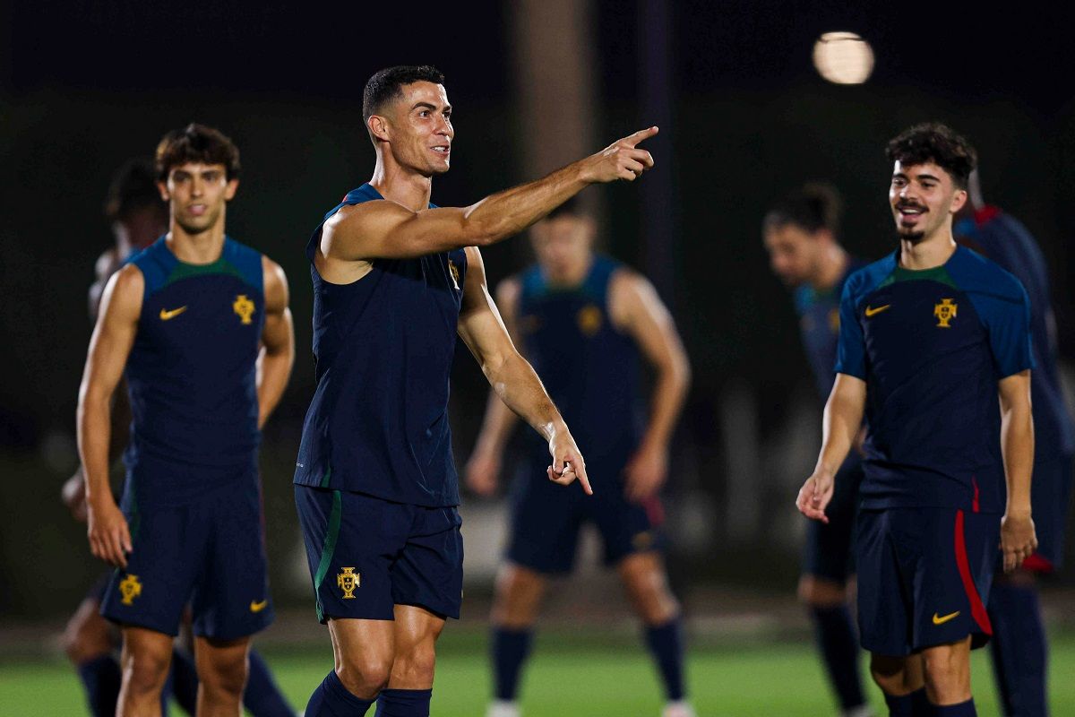 Роналду хотел покинуть сборную среди ЧМ-2022 – заявление Федерация футбола Португалии Роналду хотел покинуть сборную среди ЧМ-2022 – заявление Федерация футбола Португалии