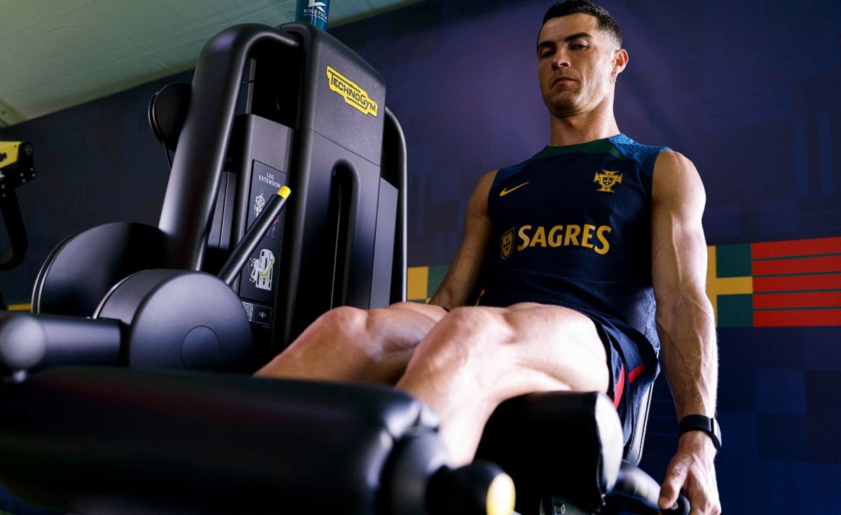 Криштиану Роналду не захотел тренироваться с запасными после матча ЧМ-2022 Криштиану Роналду не захотел тренироваться с запасными после матча ЧМ-2022