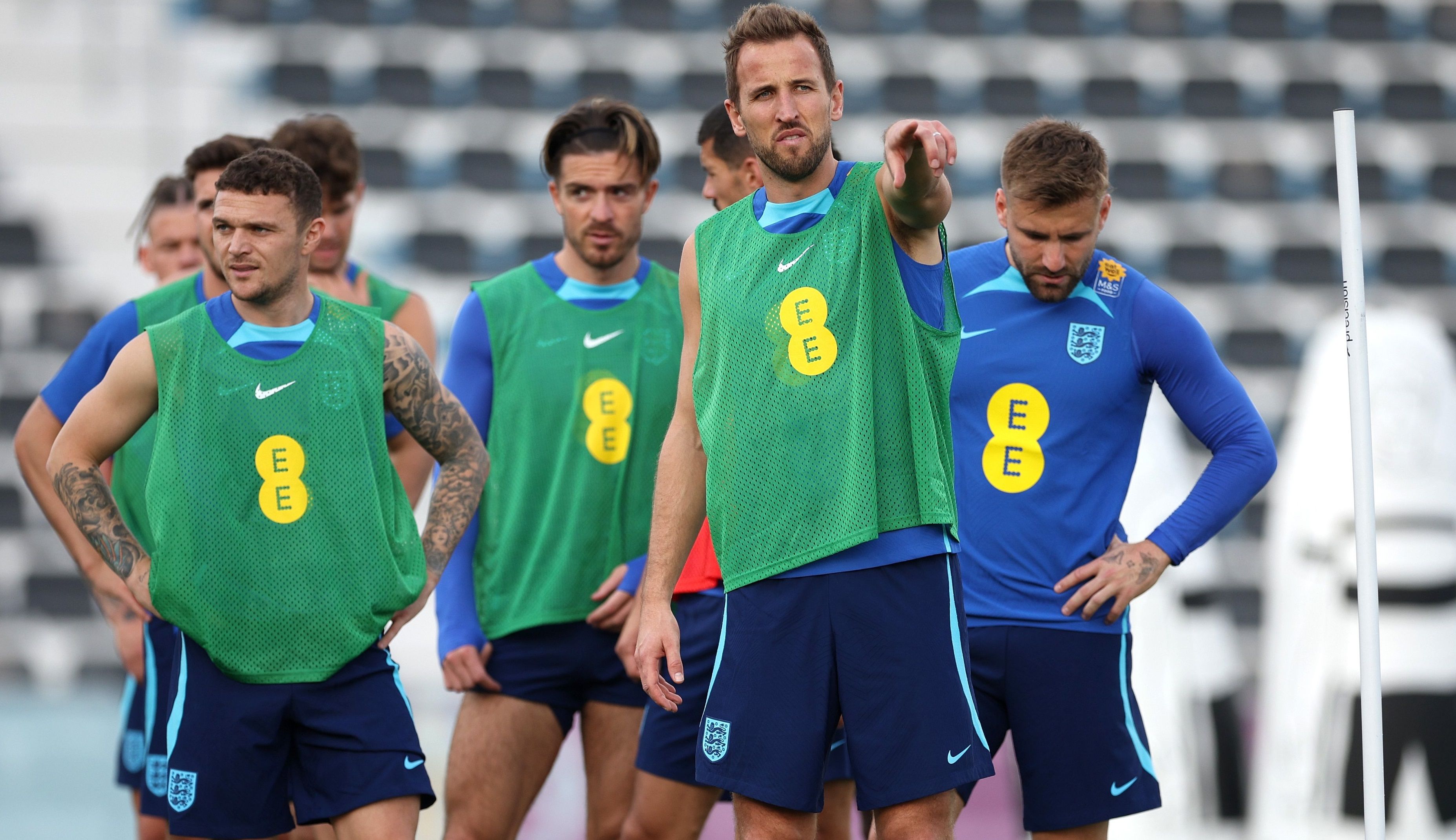 Сборная Англии готовится к бою с чемпионами мира Сборная Англии готовится к бою с чемпионами мира