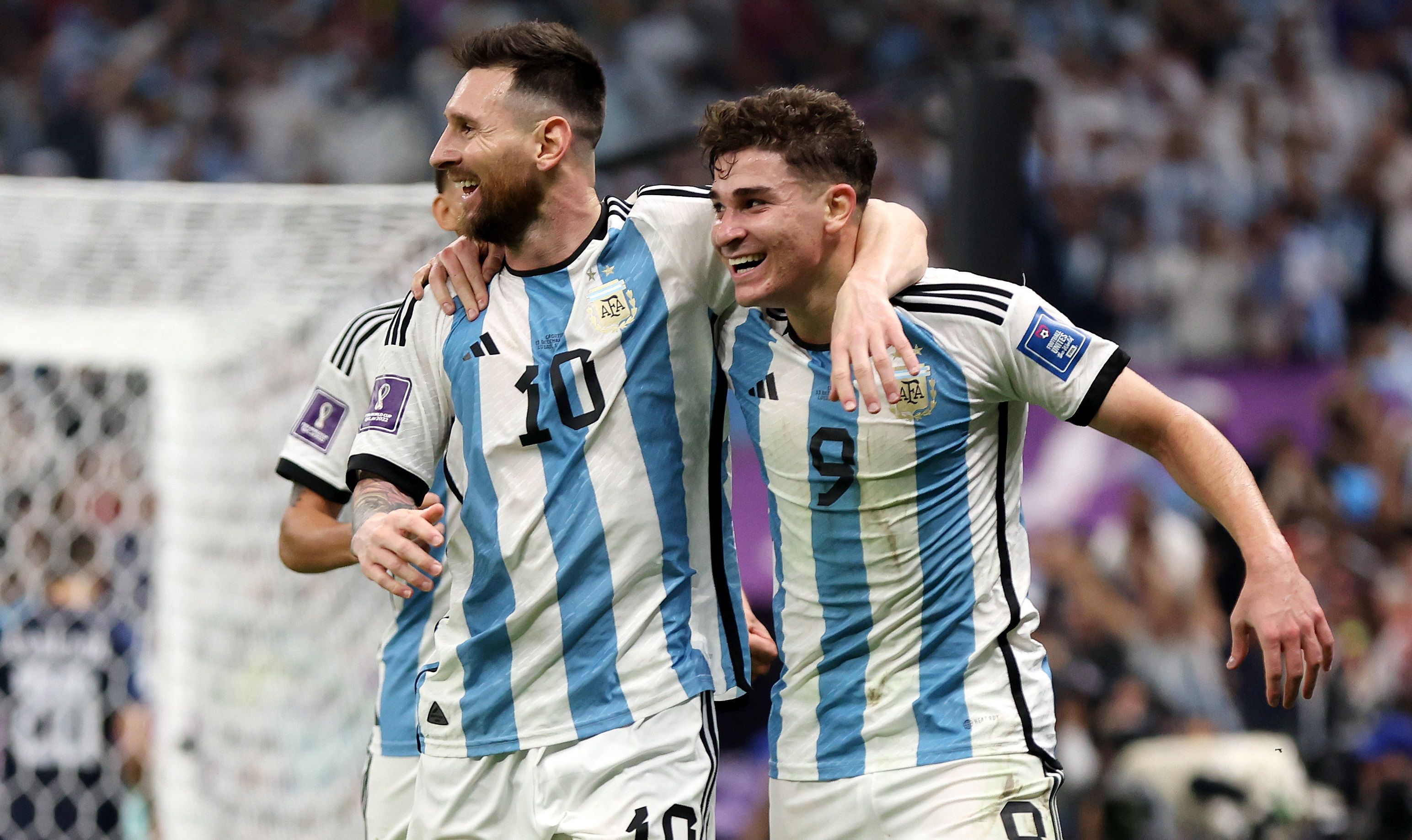 Ліонель Мессі та Хуліан Альварес Ліонель Мессі та Хуліан Альварес