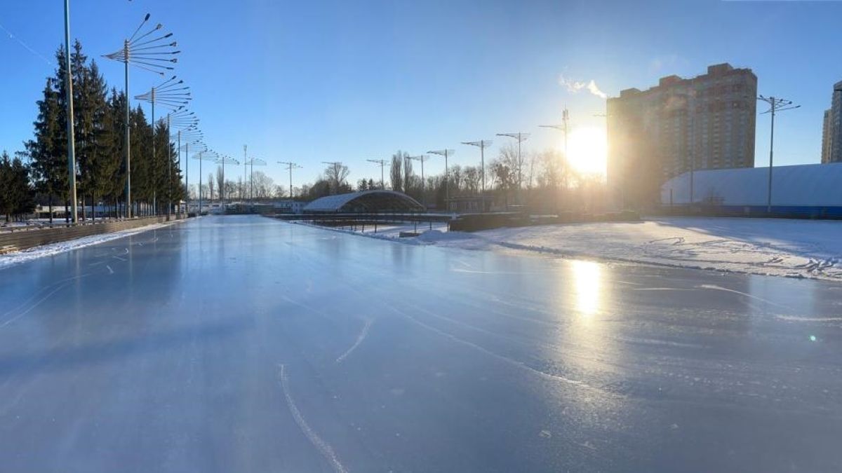 На найбільшому катку в Україні буде безкоштовне катання на ковзанах для переселенців