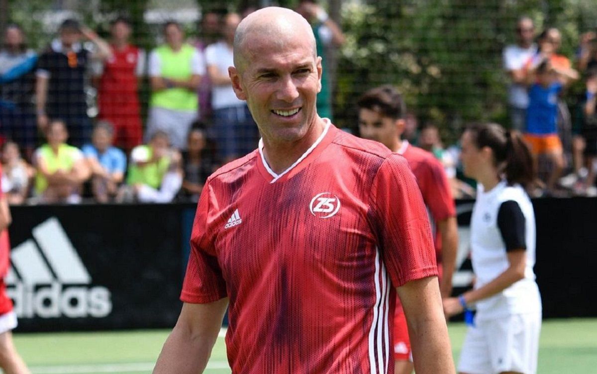 Зинедин Зидан среди претендентов на тренерское кресло сборной Бразилии Зинедин Зидан среди претендентов на тренерское кресло сборной Бразилии