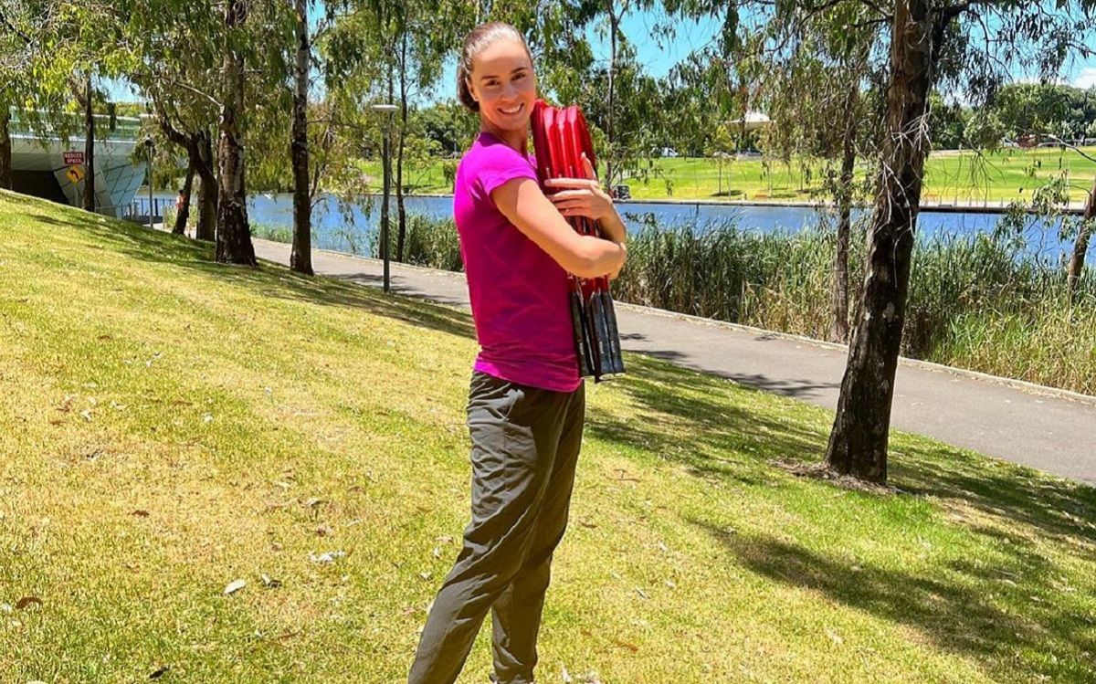 Украинка Ангелина Калинина получила именные ракетки от YONEX. Украинка Ангелина Калинина получила именные ракетки от YONEX.