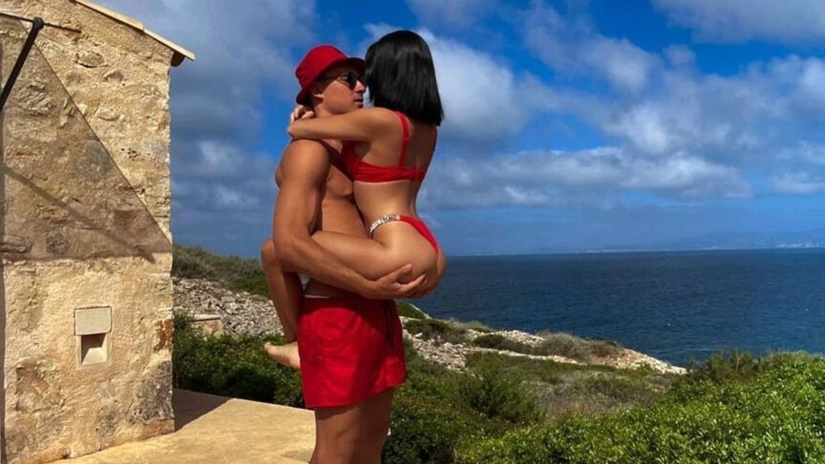 Андрій Лунін з дружиною Анастасією Андрій Лунін з дружиною Анастасією